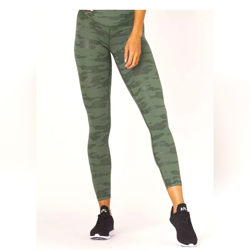 New! Glyder Women's Fitness Sultry Legging Olive Star Camo Size XS Retail $78